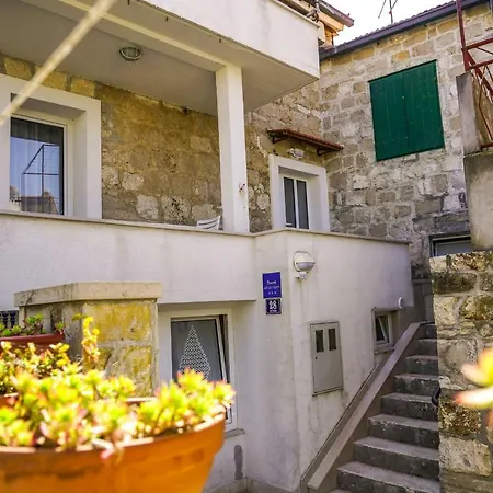 One Bedroom Milena * بوستيرا